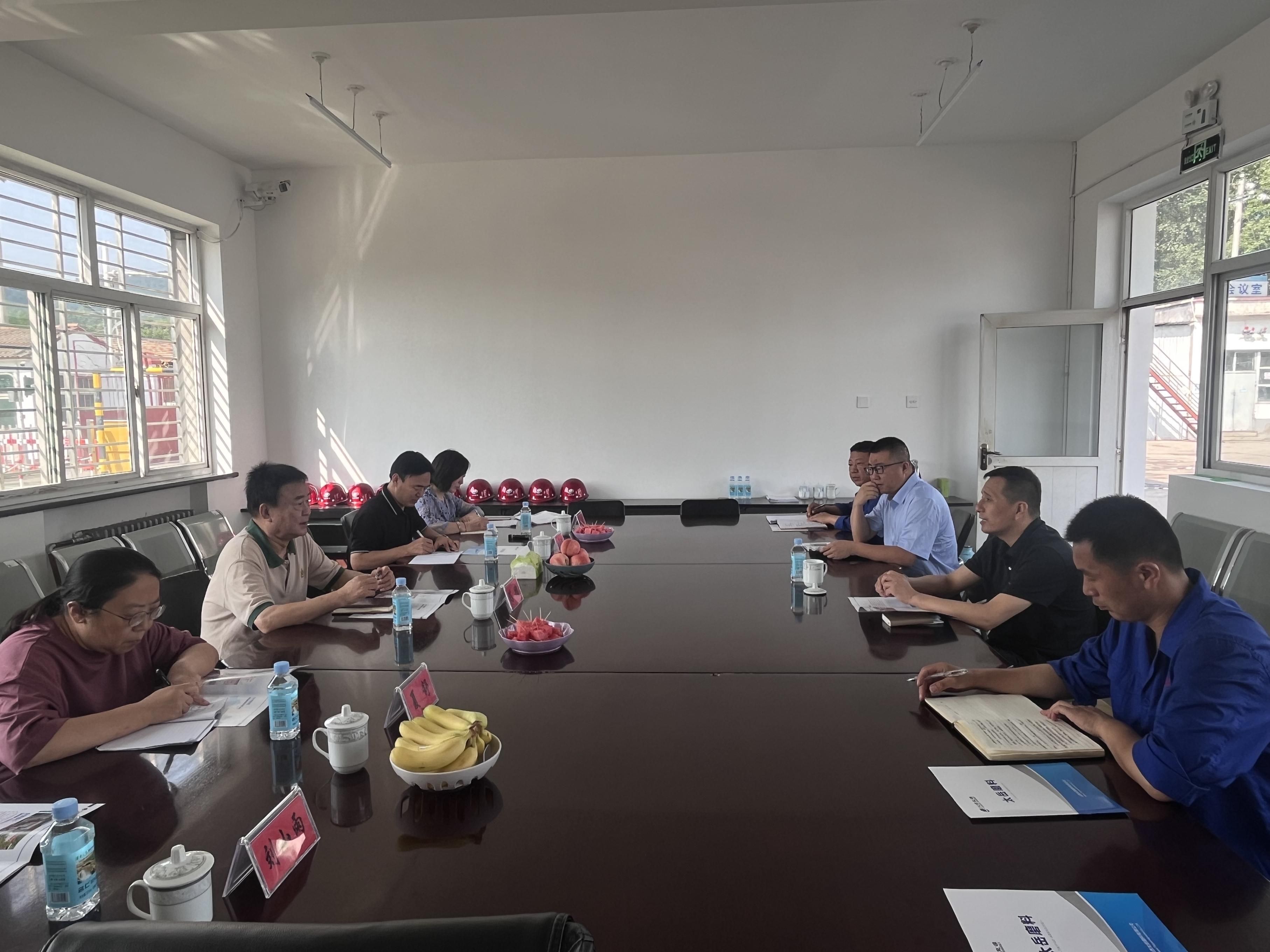中国磨料磨具协会秘书长陈鹏一行莅临山西太岳磨料有限公司调研指导